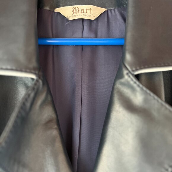 One of kind, VINTAGE Navy Leather Trenchcoat - Picture 2 of 5